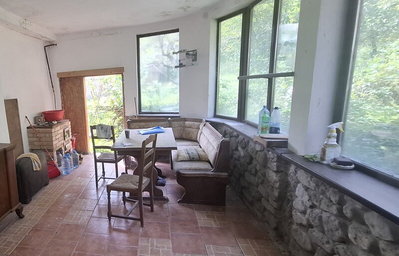 Fieni (Dambovita) Vand casa cu 6 camere, P+Etaj+M