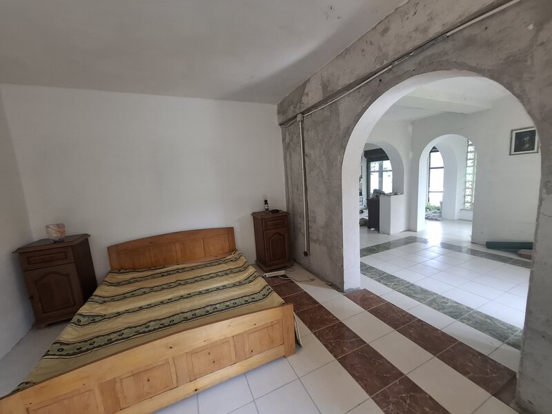Fieni (Dambovita) Vand casa cu 6 camere, P+Etaj+M