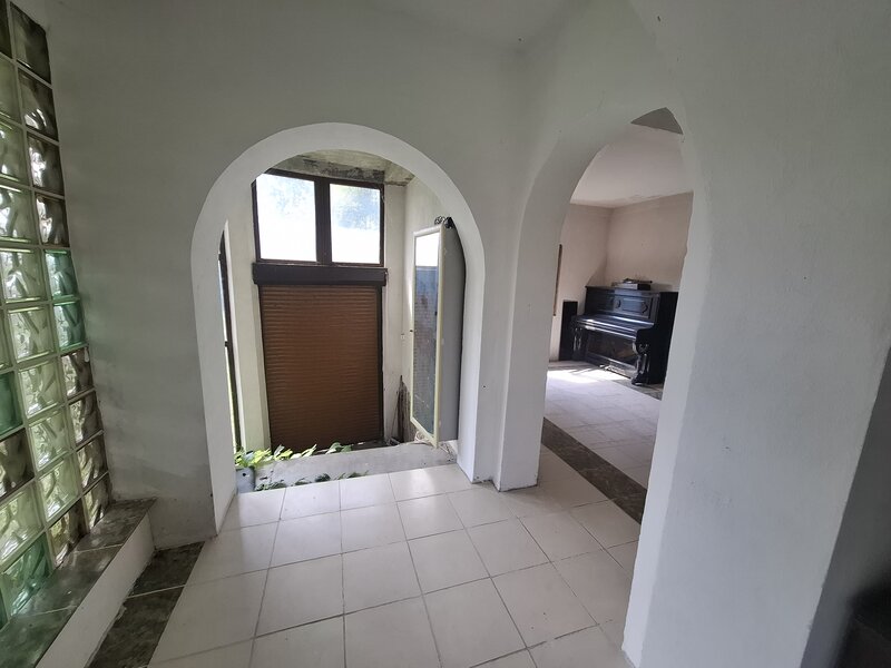 Fieni (Dambovita) Vand casa cu 6 camere, P+Etaj+M