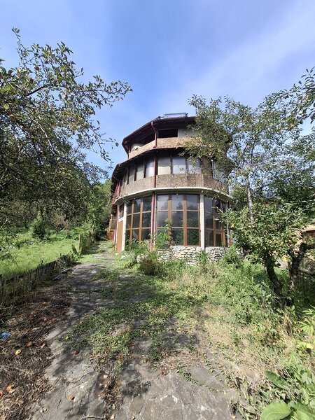 Fieni (Dambovita) Vand casa cu 6 camere, P+Etaj+M